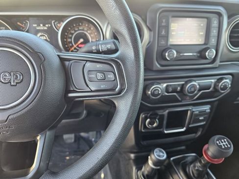 Used 2019 Jeep Wrangler Sport image 22