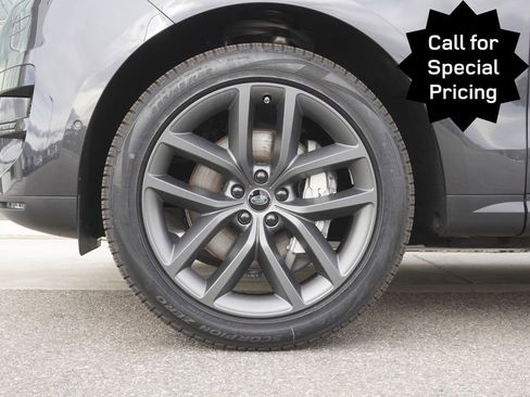 New 2025 Land Rover Range Rover Sport SE image 32