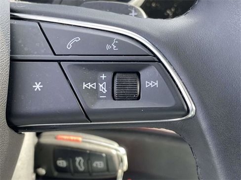 Used 2025 Audi Q3 2.0T Premium image 25