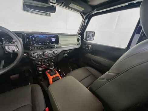 Used 2026 Jeep Gladiator Mojave AWD/4WD image 18