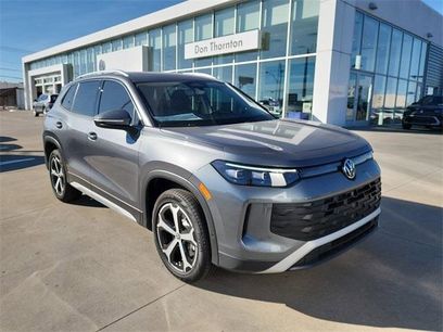 New 2025 Volkswagen Tiguan SE