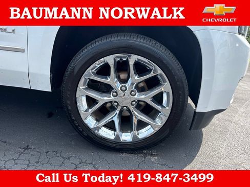 Used 2017 GMC Yukon XL Denali w/ Open Road Package AWD/4WD image 9