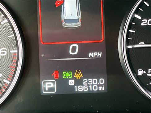 Used 2023 Subaru Ascent Limited w/ Technology Package image 12