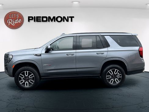Used 2022 GMC Yukon AT4 w/ AT4 Premium Package image 4