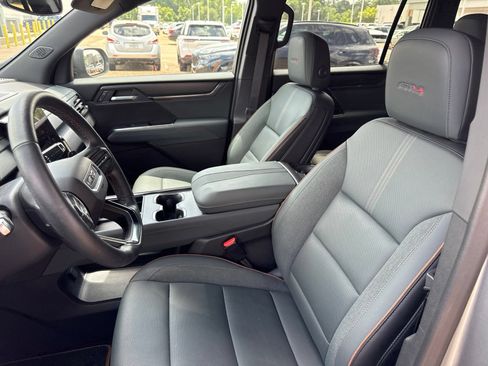 Used 2024 GMC Acadia AT4 w/ Luxury Package AWD/4WD image 14
