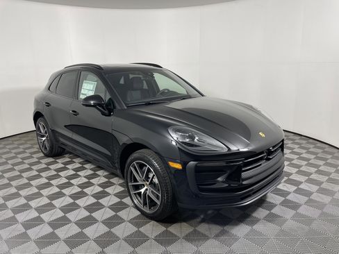 Certified 2026 Porsche Macan AWD/4WD image 9
