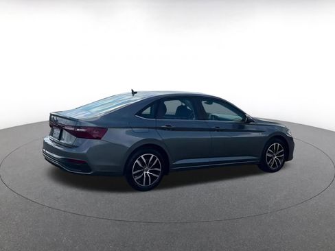 Used 2025 Volkswagen Jetta SE image 15