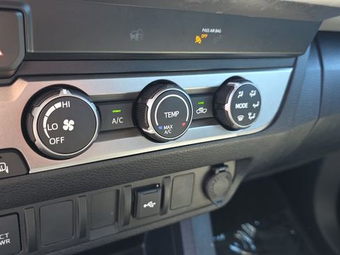Used 2022 Toyota Tacoma SR5 RWD image 23