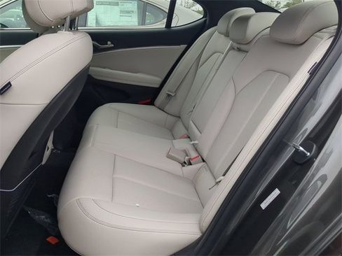 Certified 2025 Genesis G70 2.5T image 11