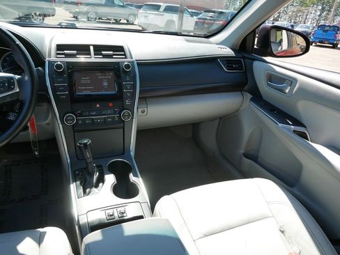 Used 2015 Toyota Camry XLE image 11