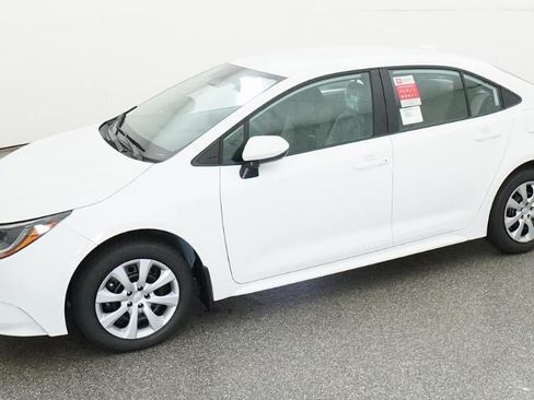 New 2026 Toyota Corolla LE FWD image 2