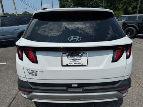 Used 2025 Hyundai Tucson SEL FWD image 7