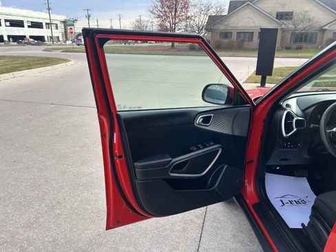 Used 2022 Kia Soul LX w/ Technology Package image 31
