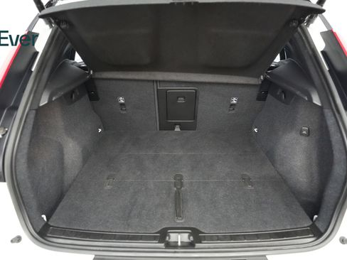 Used 2023 Volvo XC40 Recharge Plus AWD/4WD image 8