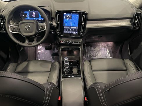 Used 2025 Volvo XC40 B5 Plus w/ Climate Package AWD/4WD image 16