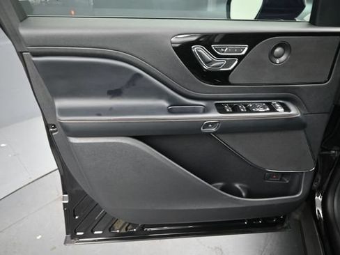 Certified 2025 Lincoln Aviator AWD w/ Jet Appearance Package image 21