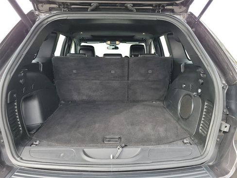 Used 2021 Jeep Grand Cherokee Laredo X image 9