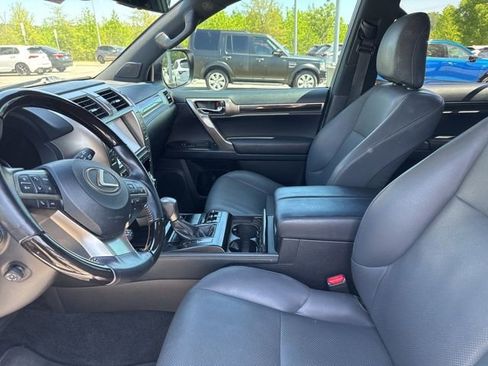 Used 2020 Lexus GX 460 Premium w/ Premium Package image 3