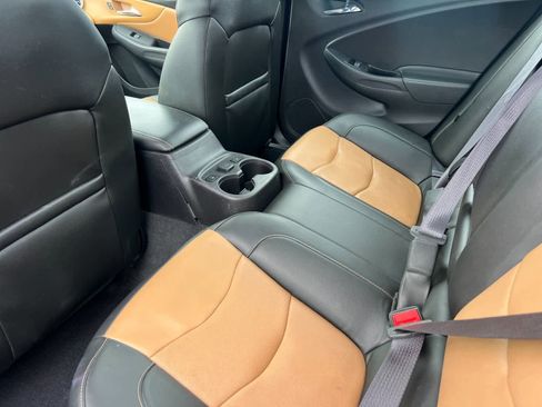 Used 2017 Chevrolet Volt Premier w/ Driver Confidence II Package image 4