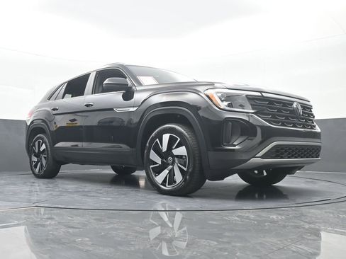 Used 2024 Volkswagen Atlas Cross Sport SE image 61