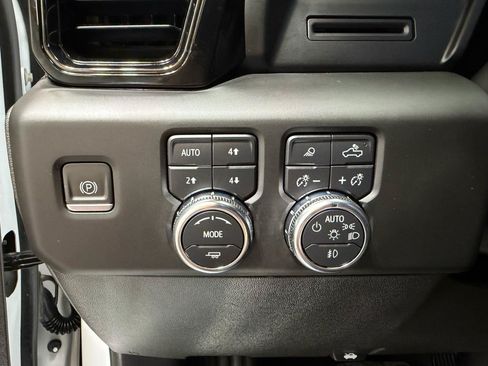 Used 2023 GMC Sierra 1500 AT4 AWD/4WD image 14