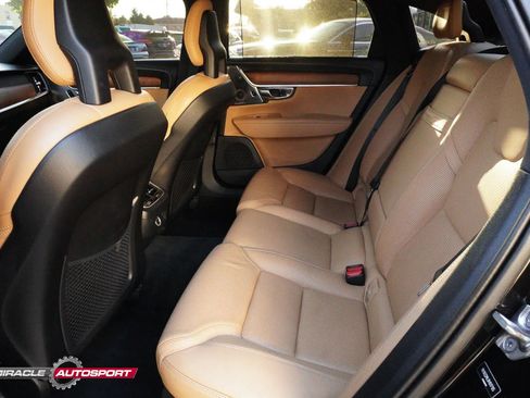 Used 2017 Volvo S90 T6 Inscription w/ Vision Package image 23