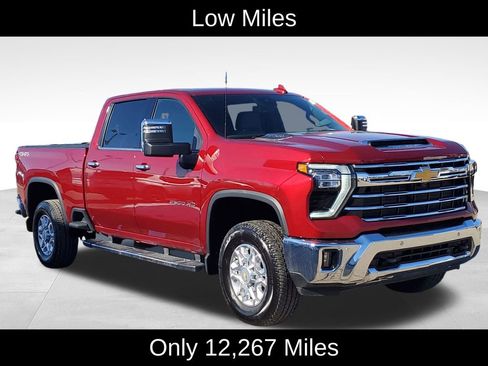Used 2024 Chevrolet Silverado 2500 LTZ w/ LTZ Convenience Package image 2
