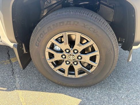 New 2026 Toyota 4Runner SR5 image 35