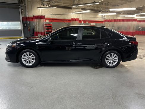 Used 2026 Toyota Camry LE image 7