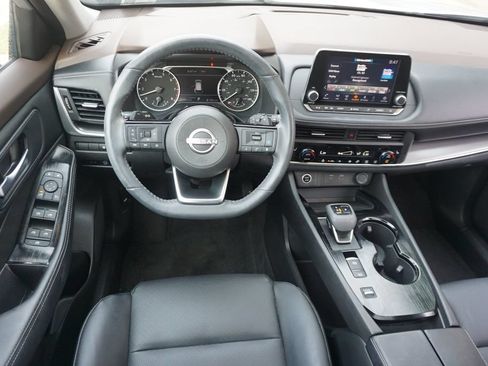 Used 2023 Nissan Rogue SV w/ SV Premium B Package FWD image 6