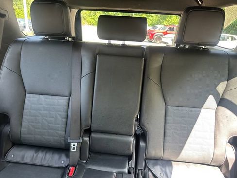 Used 2025 Toyota 4Runner TRD Off-Road Premium AWD/4WD image 30