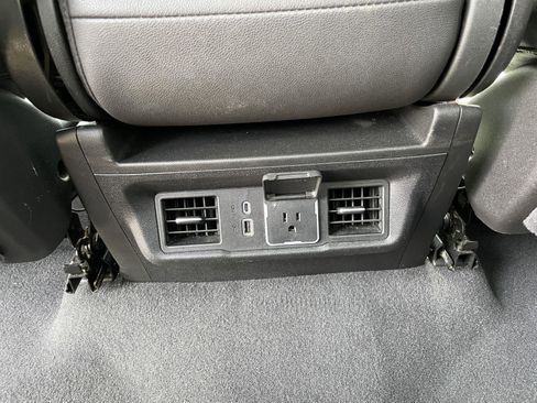 Used 2025 GMC Sierra 1500 SLT image 41