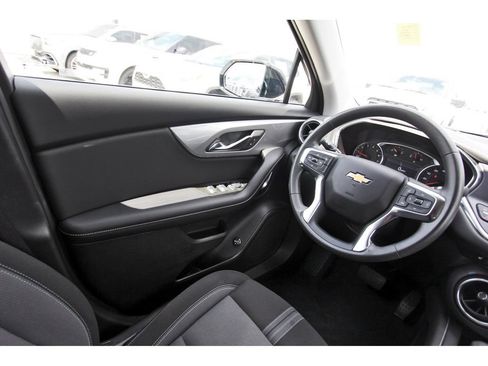 Used 2024 Chevrolet Blazer LT w/ Convenience Package FWD image 8