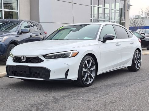 Used 2025 Honda Civic Sport Touring image 2
