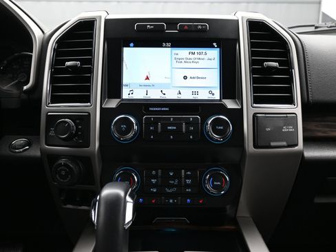 Used 2019 Ford F150 Lariat w/ Trailer Tow Package AWD/4WD image 17