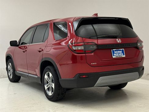 New 2025 Honda Pilot EX-L image 7
