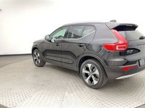 Certified 2025 Volvo XC40 B5 Core w/ Protection Package Premier image 4