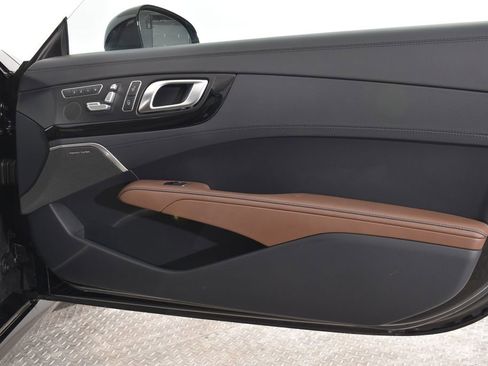 Used 2016 Mercedes-Benz SL 550 image 27