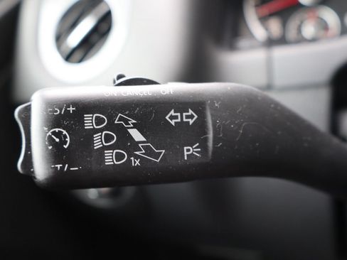 Used 2014 Volkswagen Tiguan SEL AWD/4WD image 32