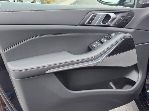 New 2026 BMW X5 xDrive40i w/ Executive Package image 8