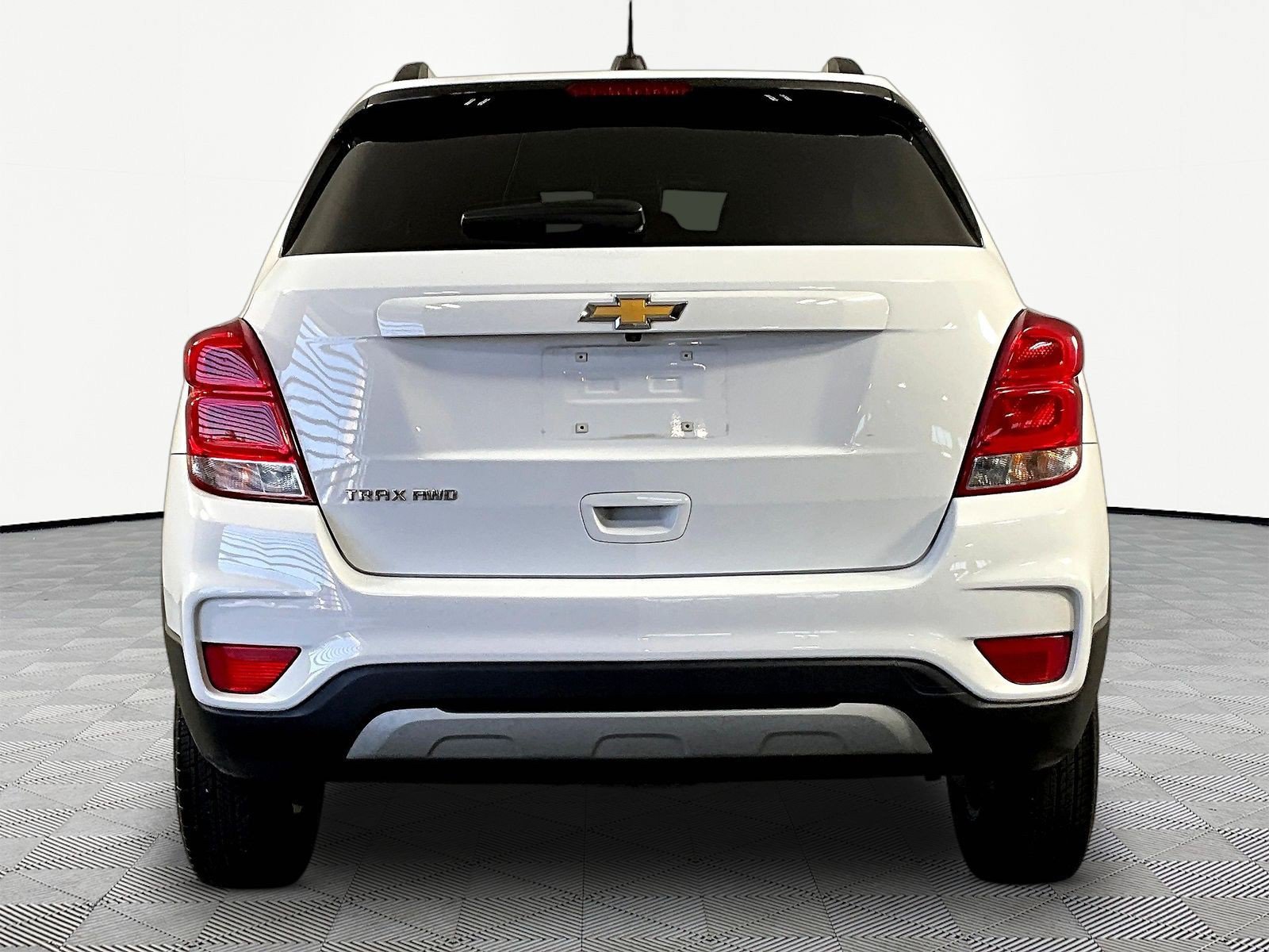 Used 2022 Chevrolet Trax LT w/ LT Convenience Package AWD/4WD image 5
