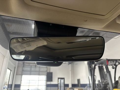 Used 2019 Toyota Highlander XLE image 28