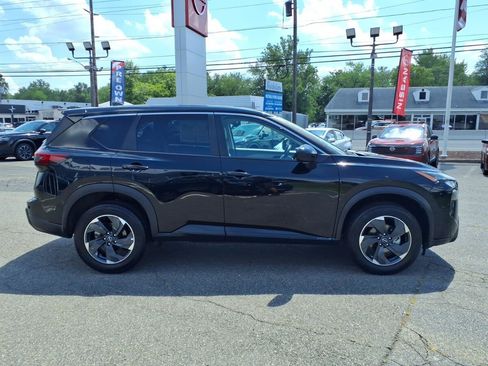 Used 2025 Nissan Rogue SV AWD/4WD image 4