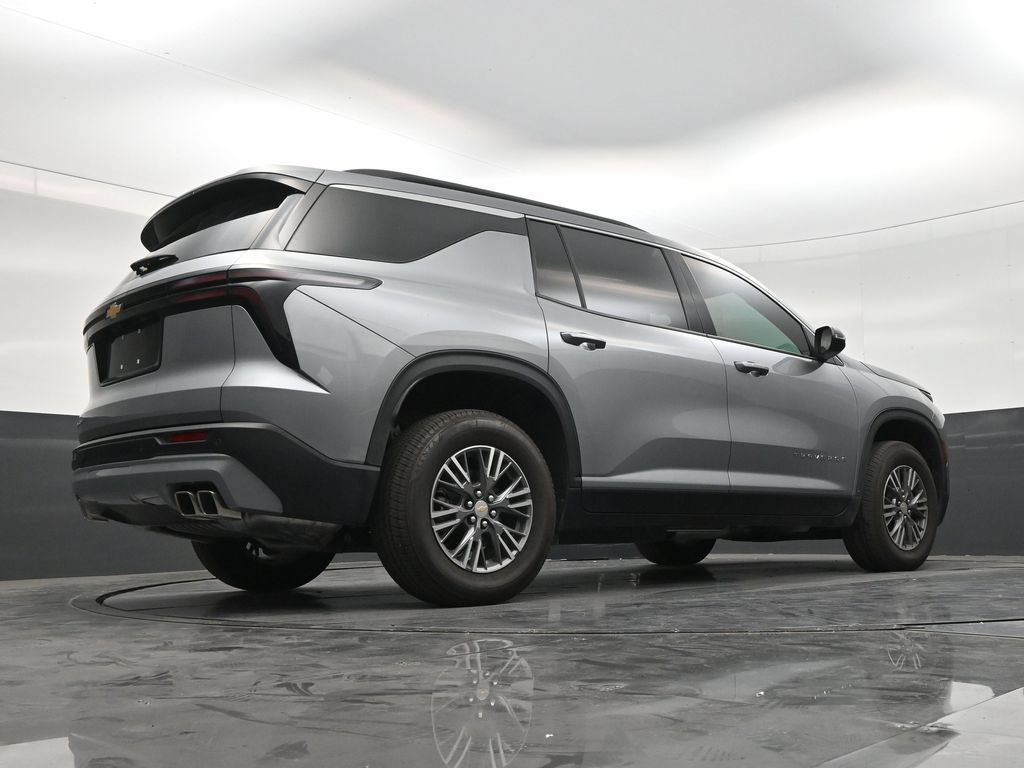 Used 2026 Chevrolet Traverse LT FWD image 23