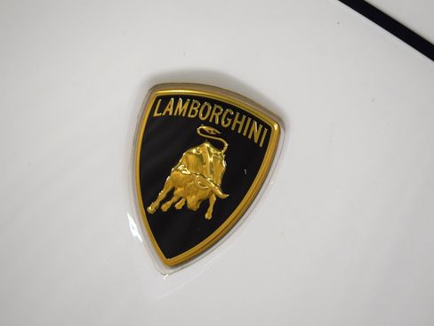 Used 2019 Lamborghini Urus image 3
