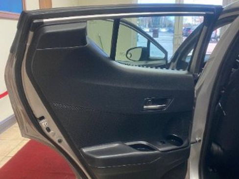 Used 2020 Toyota C-HR LE image 13