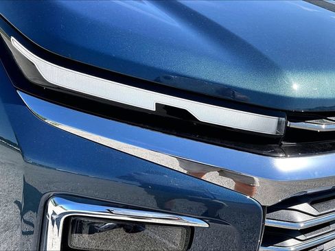 Used 2024 Chevrolet Traverse LT w/ Enhanced Driving Package FWD image 27