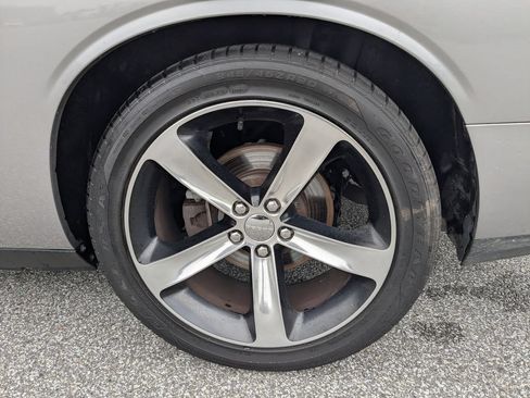 Used 2014 Dodge Challenger R/T RWD image 17