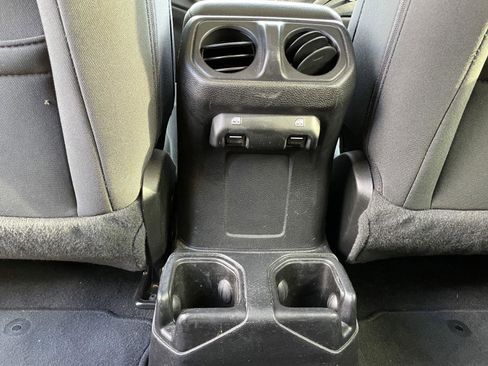 Used 2021 Jeep Wrangler Unlimited Sport image 31