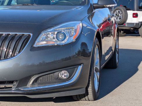 Used 2016 Buick Regal Premium image 10